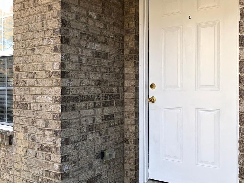 2nd image of 146 Landings Dr APT 4