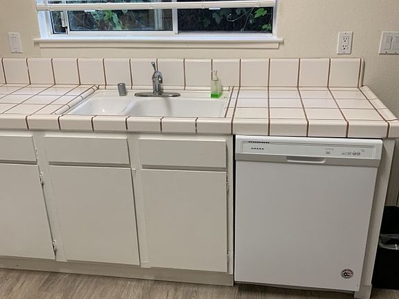 3rd image of 3039 Woods Cir