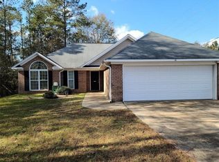 46 Redwood Dr, Phenix City, AL 36869