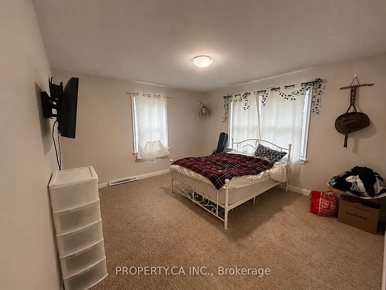 9 Garnet Rd #UPPER — Photo 8