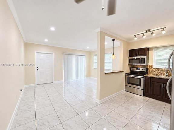 4th image of 521 NE 62nd St APT 3