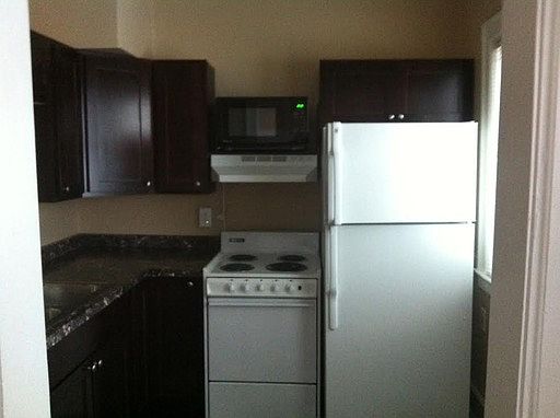 3rd image of 2114 Buchanan Ave SW APT 4