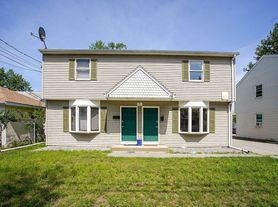 16 Gold St, Springfield, MA