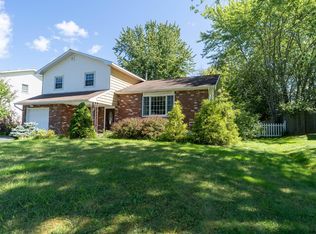 66 Fairlawn Dr, Latham, NY 12110