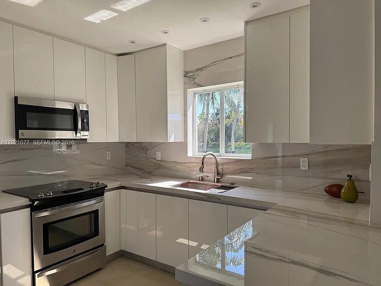 20851 SW 88th Ct — Photo 5