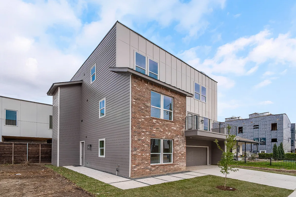 Building Photo - 4532 Cabell Dr