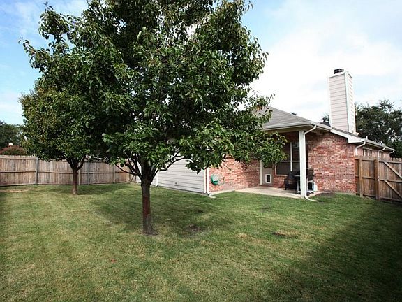 4th image of 6817 Oak Falls Dr