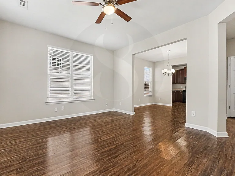 4561 Parkway Cir — Photo 8