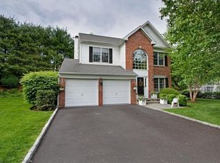 24 Heron Rd, Norwalk, CT 06855