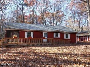 134 Washington Dr, Hawley, PA