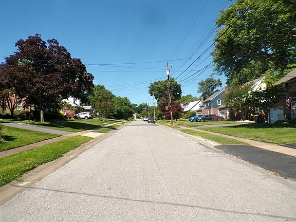 4th image of 411 Goodley Rd