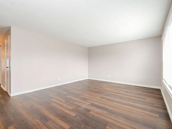 2nd image of 3196 Victor St