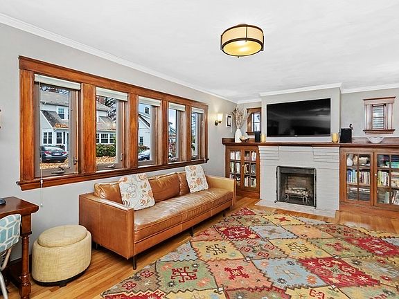 3rd image of 106 Piermont St