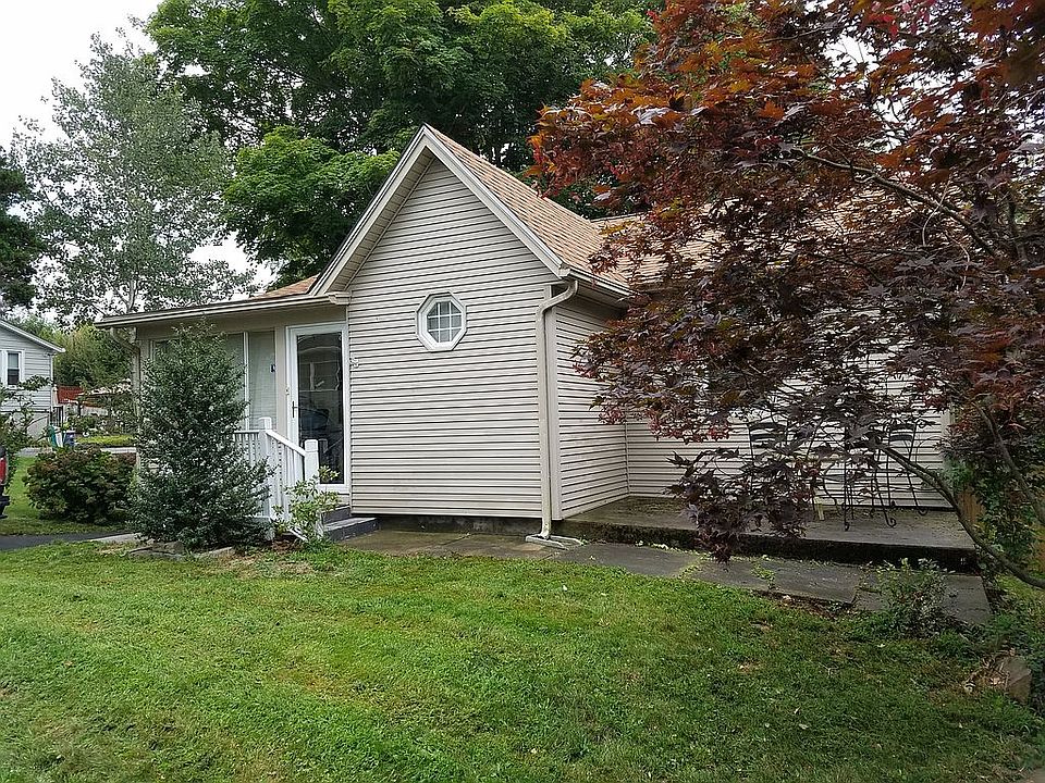 1st image of 27 Vine St