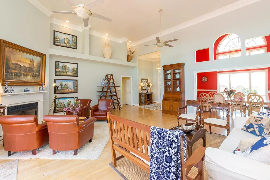 4 bed, 3.5 bath, 3811 sqft, $3,500 — Photo 3