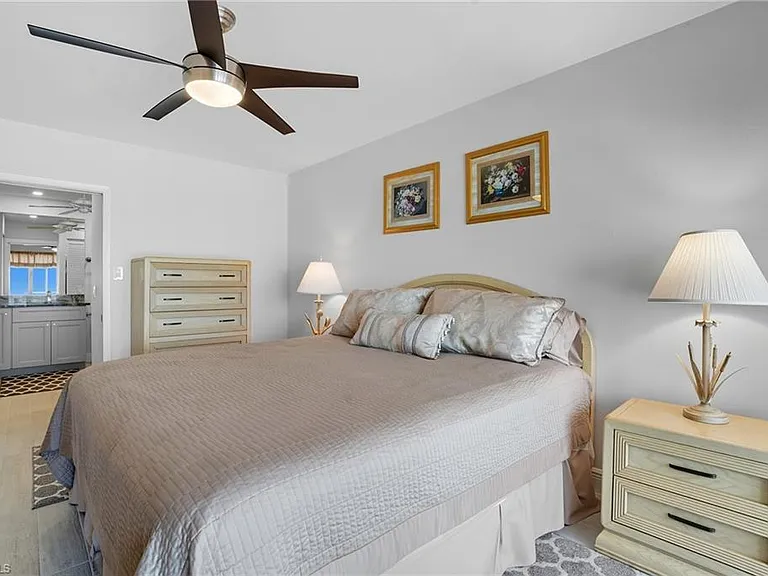 25900 Hickory Blvd #305 — Photo 11