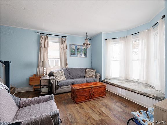 4th image of 524 Franklin St