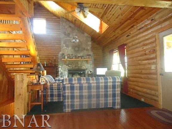 4th image of 2581 Tamarack Ct