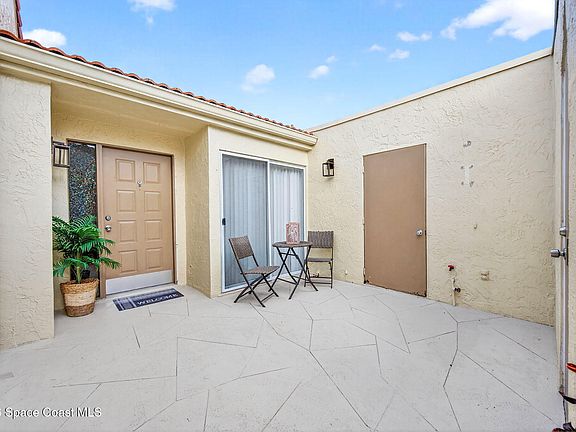 5th image of 740 Spring Valley Dr