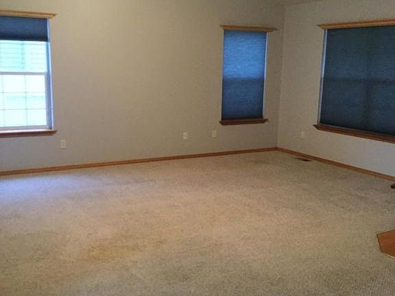 4th image of 2570 N Ivy Ln