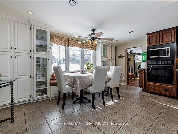4th image of 3302 Innisfil Beach Rd