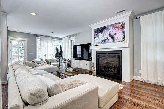510 Hawthorn Ave — Photo 10