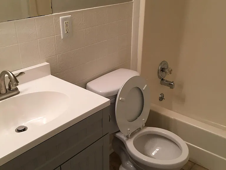 640 Yowell Ave — Photo 14