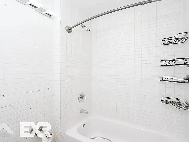 453 Irving Ave #1F — Photo 7