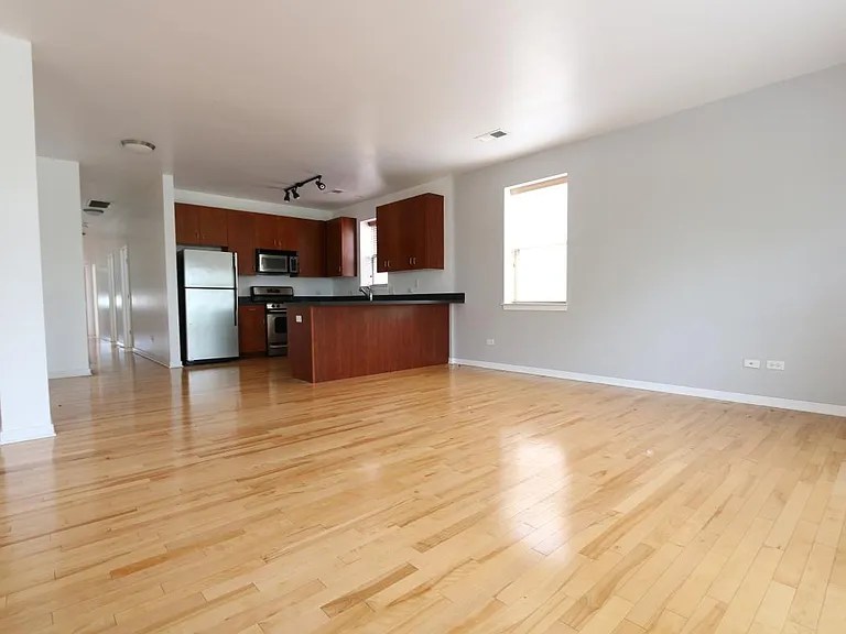 1029 S Lytle St #3 — Photo 5