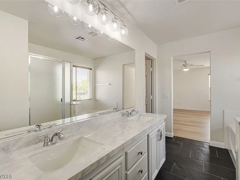 10808 Wallflower Ave — Photo 35