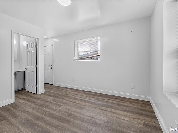 3rd image of 8404 Halls Ferry Rd