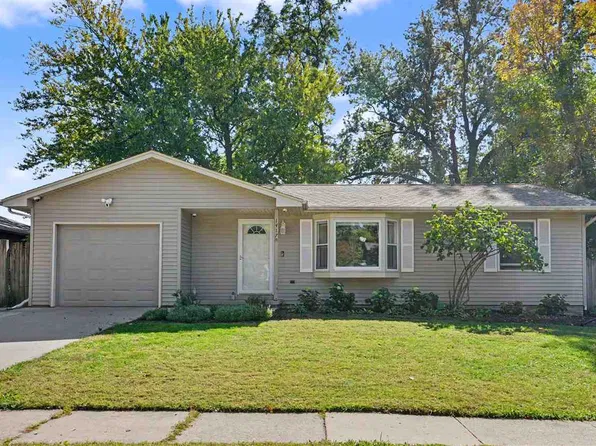 1417 Burns Ave, Iowa City, IA 52240