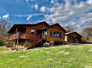 19292 Log Cabin Ln, Petersburg, IL 62675