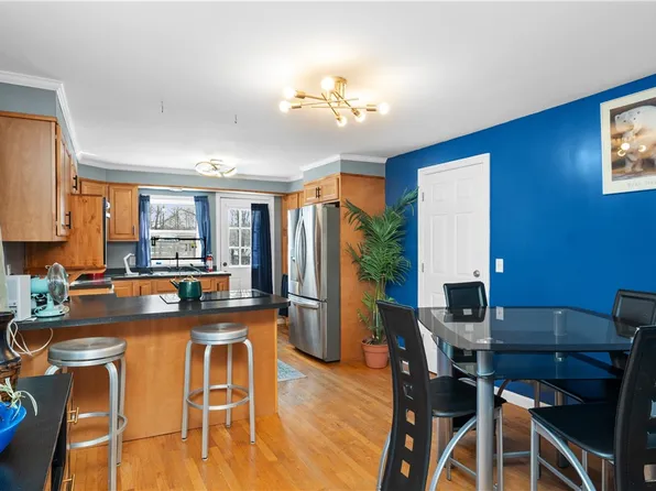 22 High St, Scituate, RI 02831