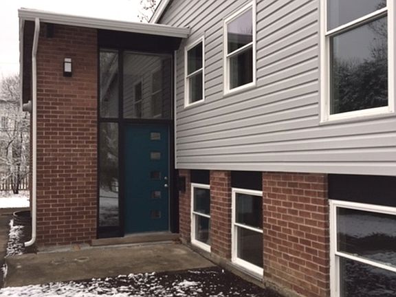 3rd image of 9338 Lincolnwood Dr
