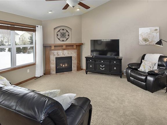 Cathedral Ceilings and Gas Fireplace