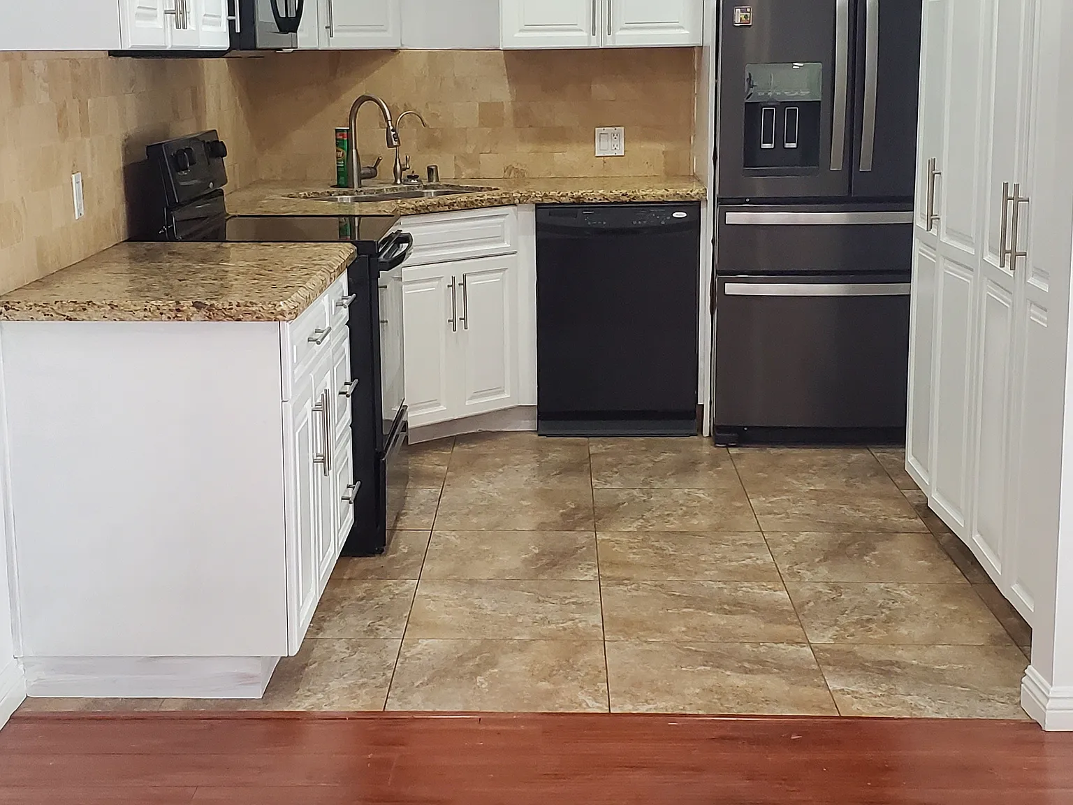 2 bed, 1140 sqft, $3,100 — Photo 2