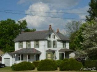 667 S Delaware Dr, Mount Bethel, PA 18343