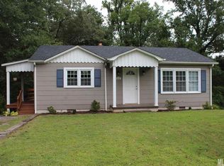 1458 18th St NE, Hickory, NC 28601