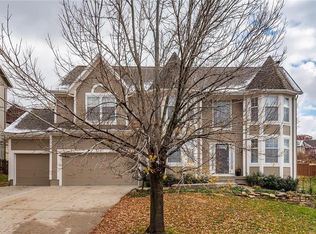5433 Oakview St, Shawnee, KS 66216