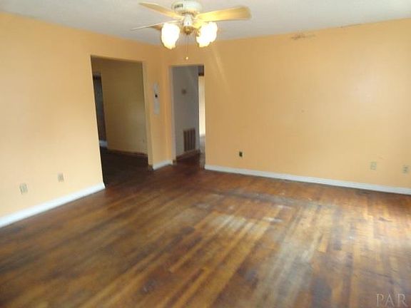 4th image of 65 Hannah Cir