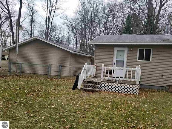 3rd image of 5326 Beals Dr