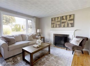 27 Wanton Shippee Rd, East Greenwich, RI 02818