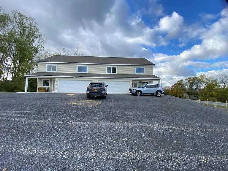 1601 E Shore Dr #B — Photo 1
