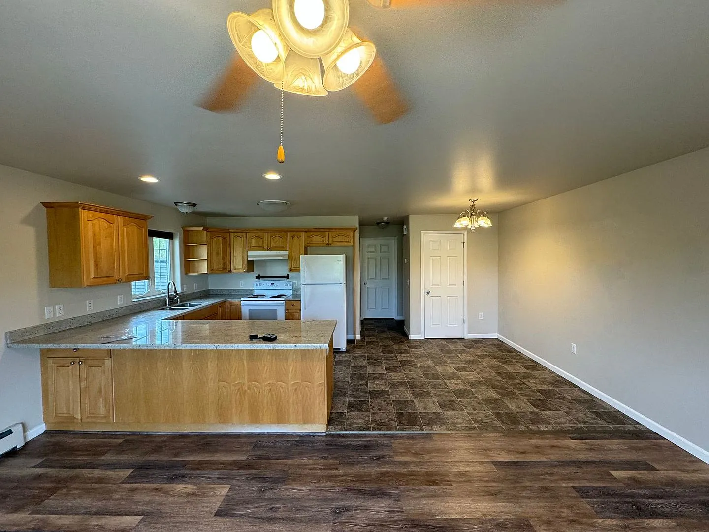 8064 W Donna Marie Lane — Photo 4