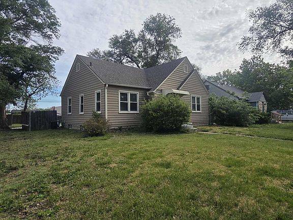 2nd image of 640 W 5th St