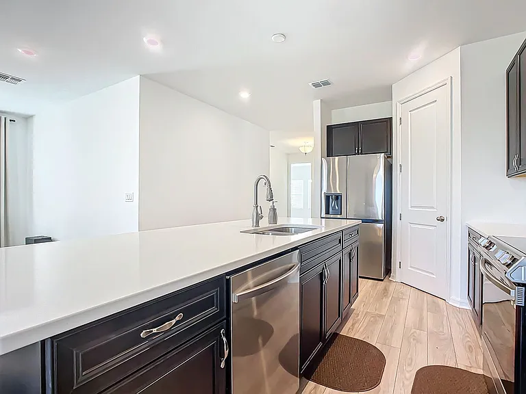 1317 Sterling Pointe Dr — Photo 5