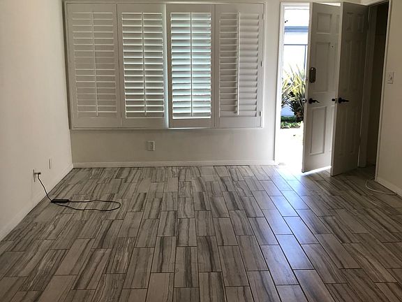 2nd image of 740 Manhattan Beach Blvd