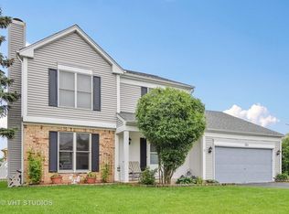 751 Hemlock Ln, Carol Stream, IL 60188