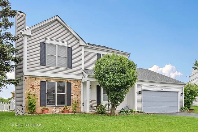 751 Hemlock Ln photo 1